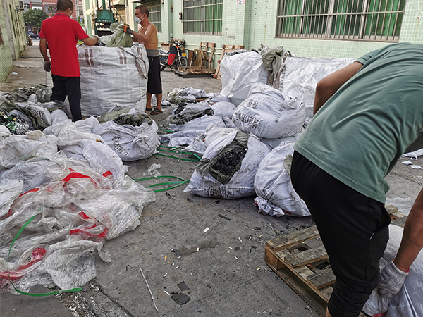 北京正極片回收 鋰電池回收 聯系電話 16年正規(guī)公司 北京正極片回收 鋰電池回收 聯系電話 16年正規(guī)公司